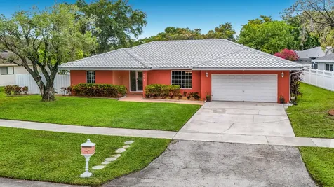 851 E Plantation Circle Plantation FL 33324