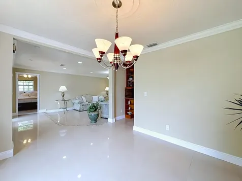 851 E Plantation Circle Plantation FL 33324