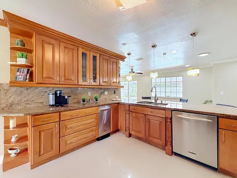 851 E Plantation Circle Plantation FL 33324