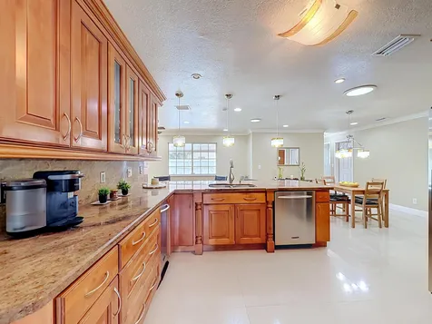 851 E Plantation Circle Plantation FL 33324