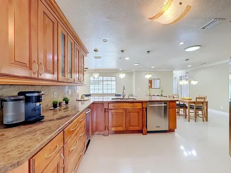 851 E Plantation Circle Plantation FL 33324