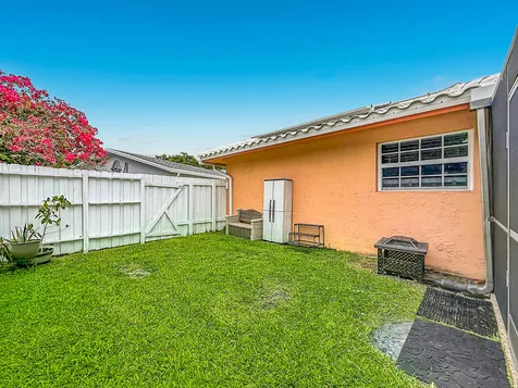 851 E Plantation Circle Plantation FL 33324