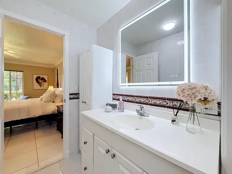 851 E Plantation Circle Plantation FL 33324