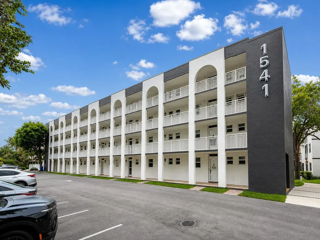 1541 S Ocean Boulevard Pompano Beach FL 33062