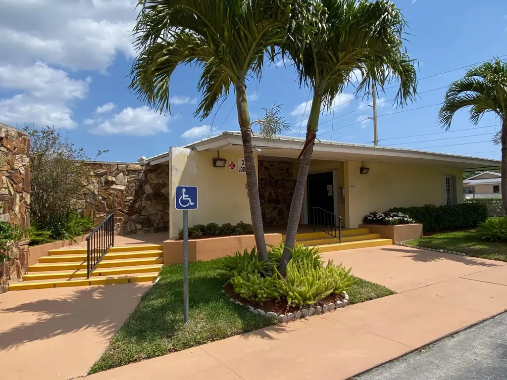200 Pine Point Drive Boynton Beach FL 33435