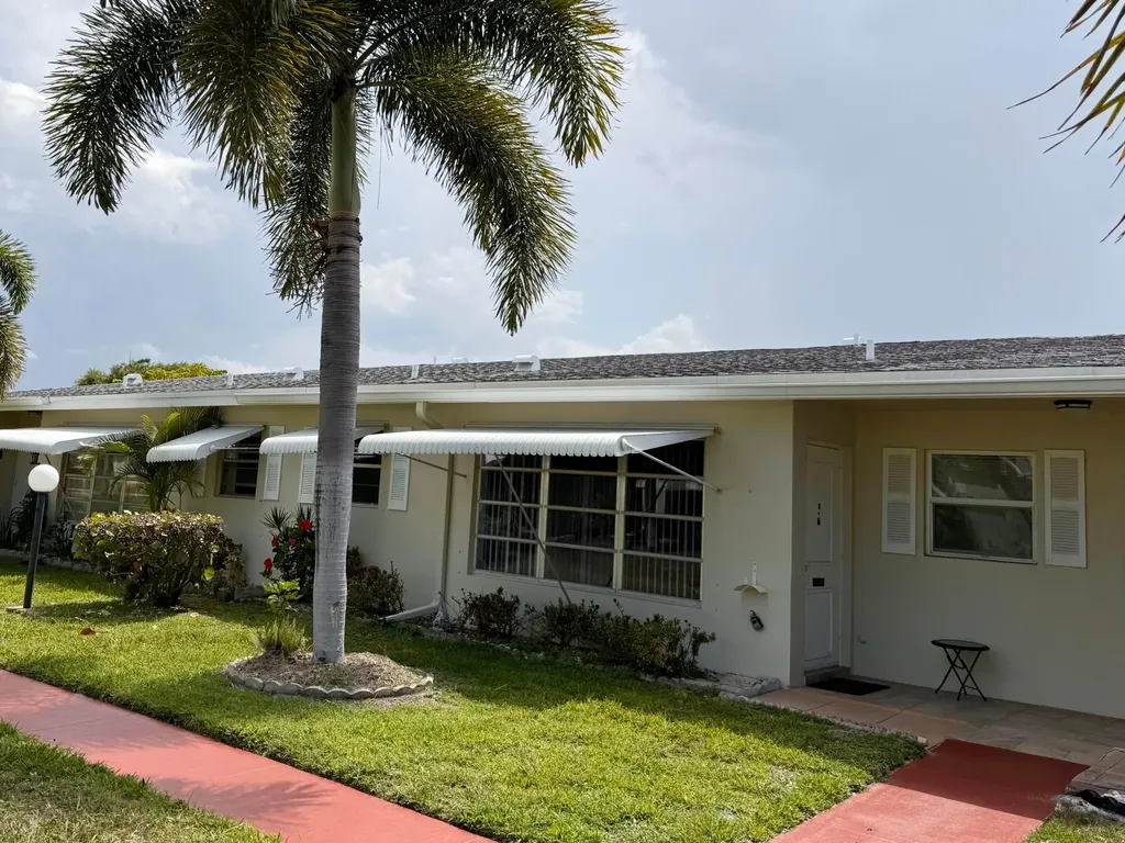 200 Pine Point Drive Boynton Beach FL 33435