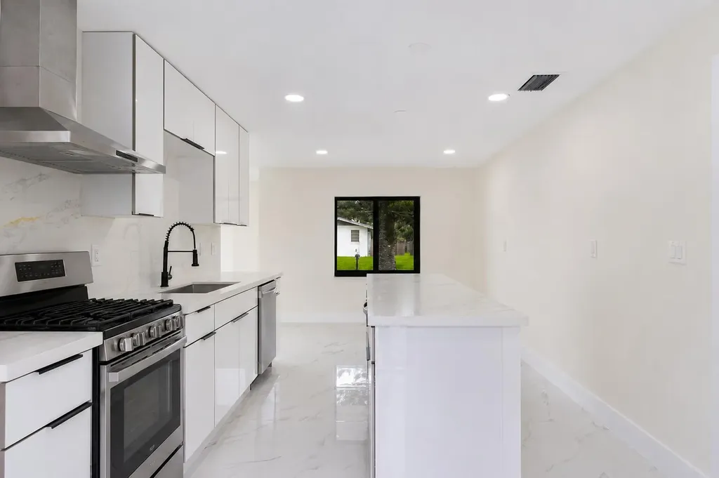 3185 Riddle Road West Palm Beach FL 33406
