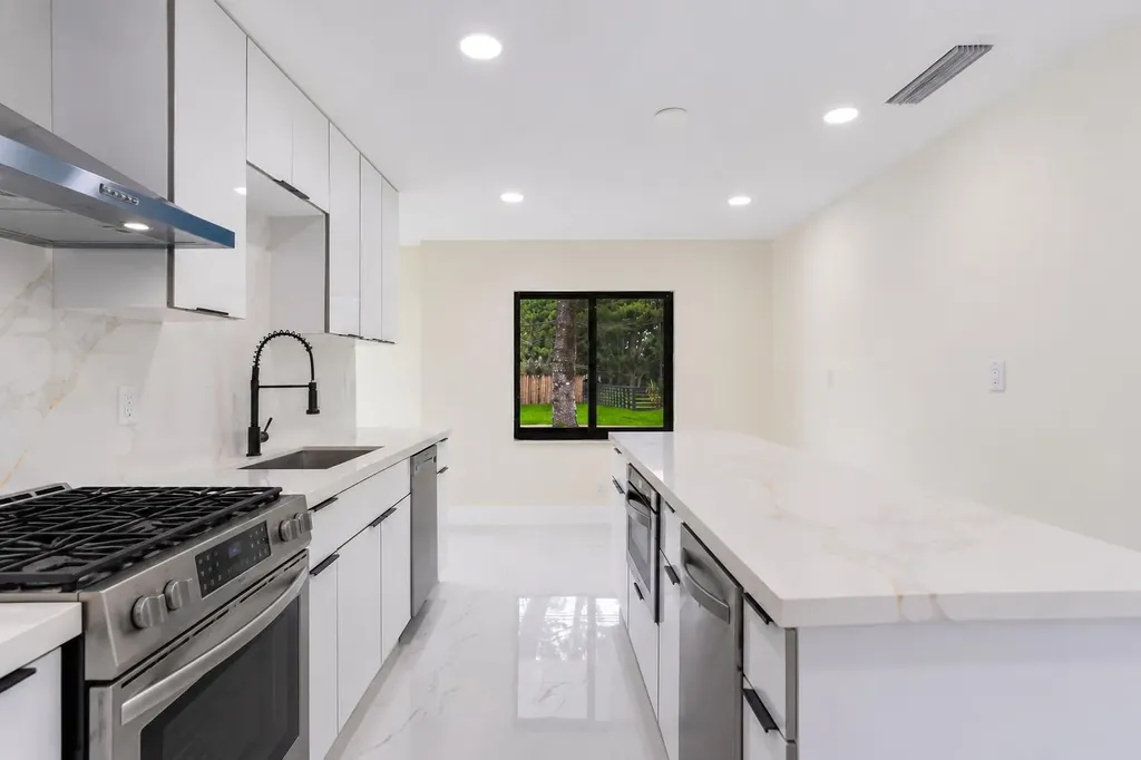 3185 Riddle Road West Palm Beach FL 33406