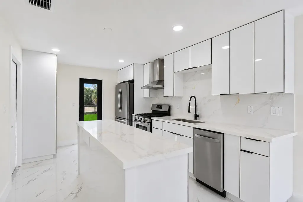 3185 Riddle Road West Palm Beach FL 33406