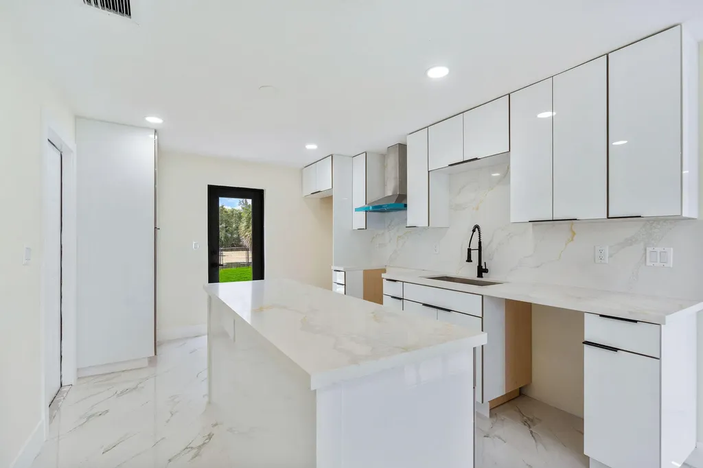 3185 Riddle Road West Palm Beach FL 33406