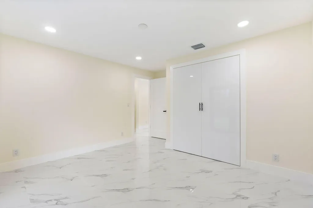 3185 Riddle Road West Palm Beach FL 33406