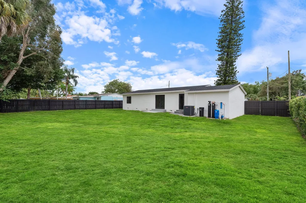 3185 Riddle Road West Palm Beach FL 33406