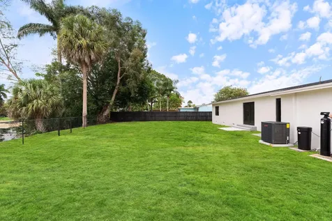 3185 Riddle Road West Palm Beach FL 33406