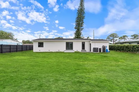 3185 Riddle Road West Palm Beach FL 33406