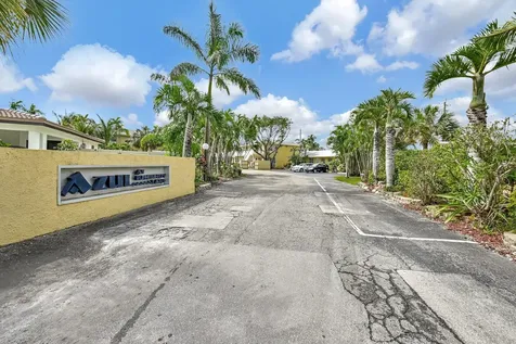 4051 NE 13th Avenue Oakland Park FL 33334