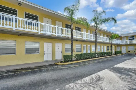 4051 NE 13th Avenue Oakland Park FL 33334