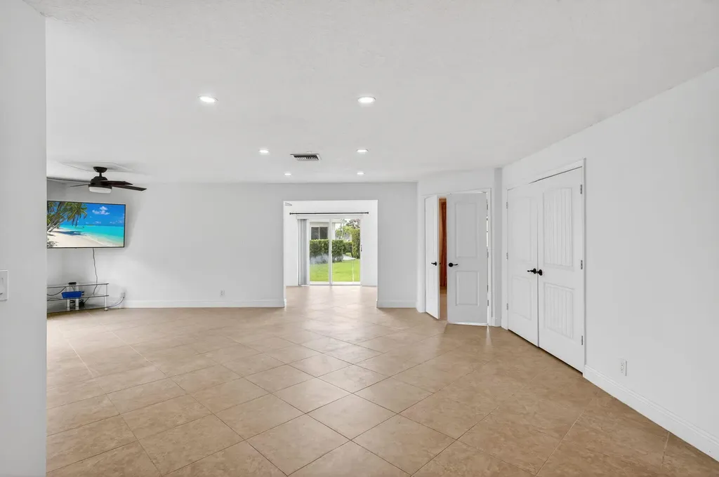 6038 Lasalle Road Delray Beach FL 33484