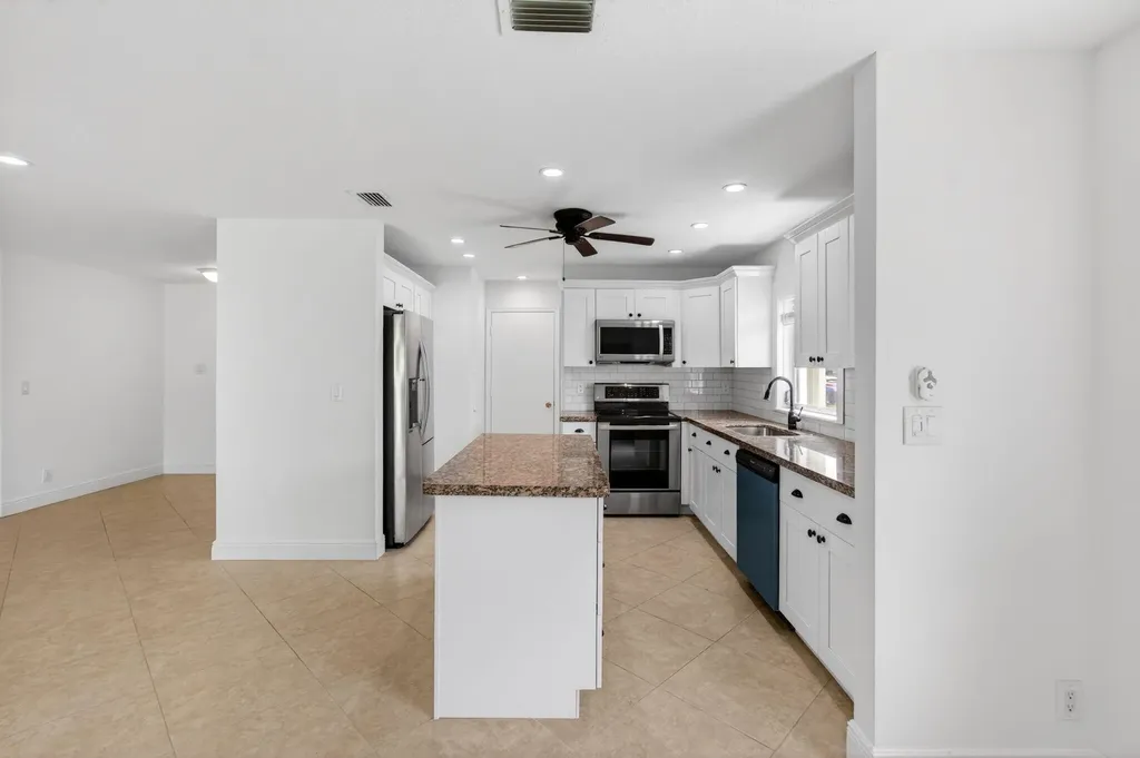6038 Lasalle Road Delray Beach FL 33484