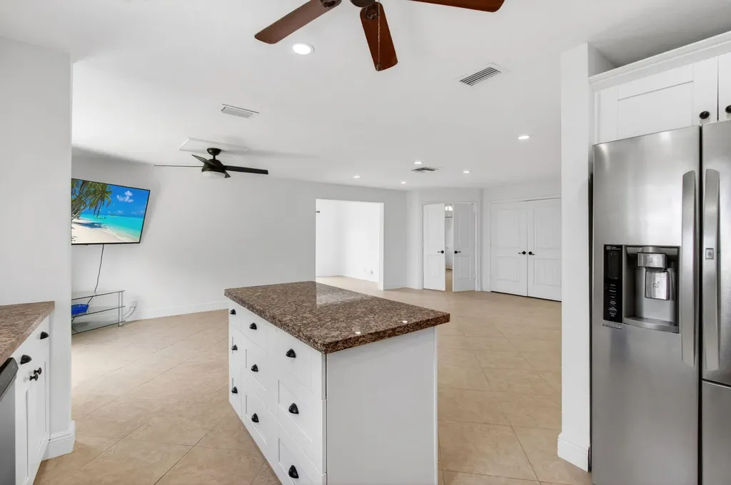6038 Lasalle Road Delray Beach FL 33484