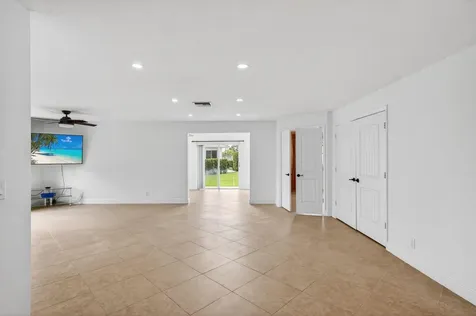 6038 Lasalle Road Delray Beach FL 33484