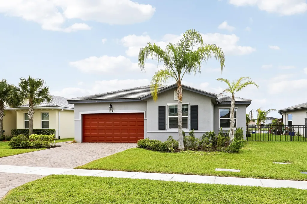 8292 NW Greenbank Circle Port St Lucie FL 34987