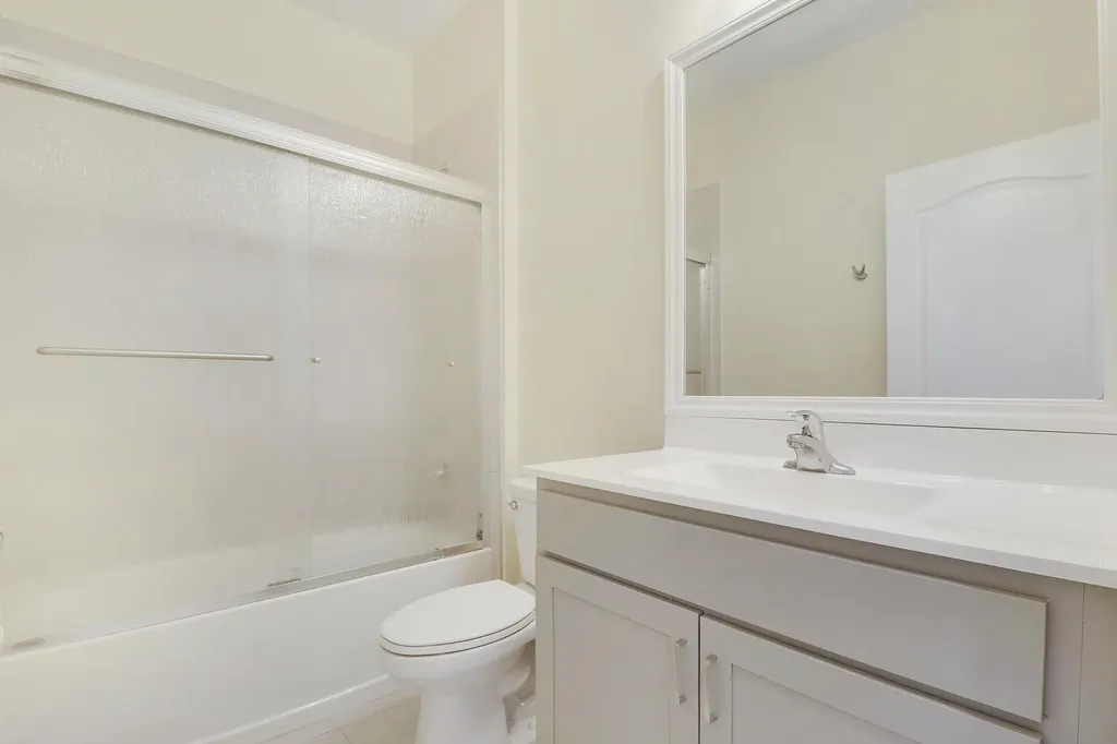 8292 NW Greenbank Circle Port St Lucie FL 34987