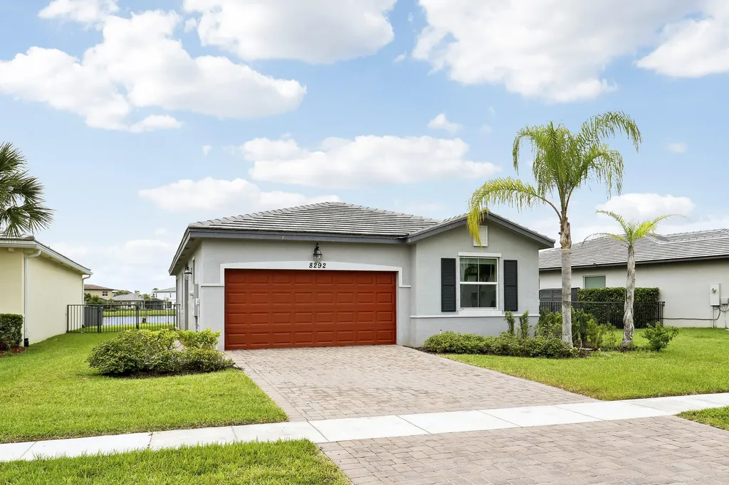 8292 NW Greenbank Circle Port St Lucie FL 34987