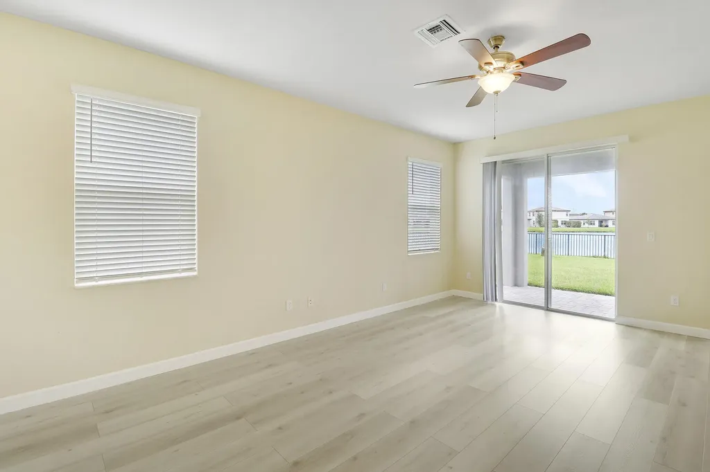 8292 NW Greenbank Circle Port St Lucie FL 34987
