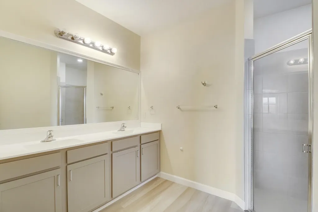8292 NW Greenbank Circle Port St Lucie FL 34987