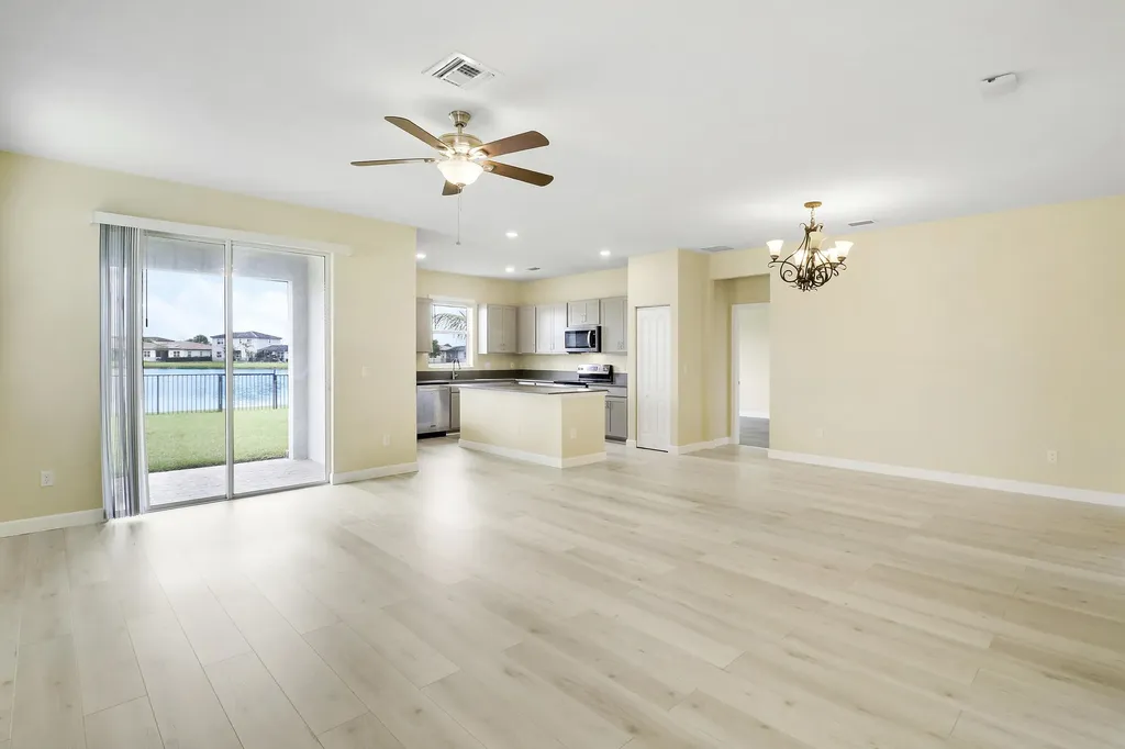 8292 NW Greenbank Circle Port St Lucie FL 34987