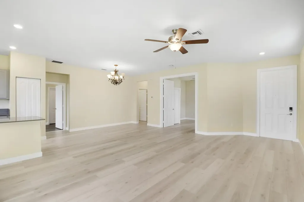 8292 NW Greenbank Circle Port St Lucie FL 34987