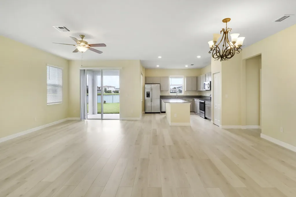 8292 NW Greenbank Circle Port St Lucie FL 34987
