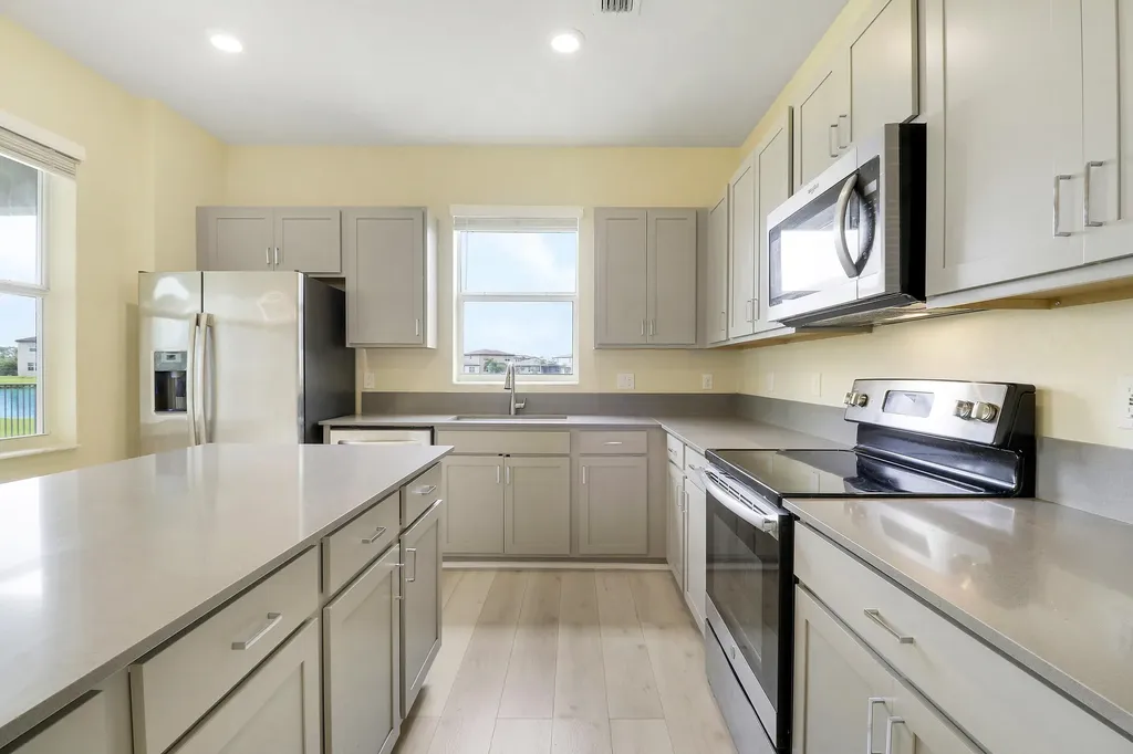 8292 NW Greenbank Circle Port St Lucie FL 34987