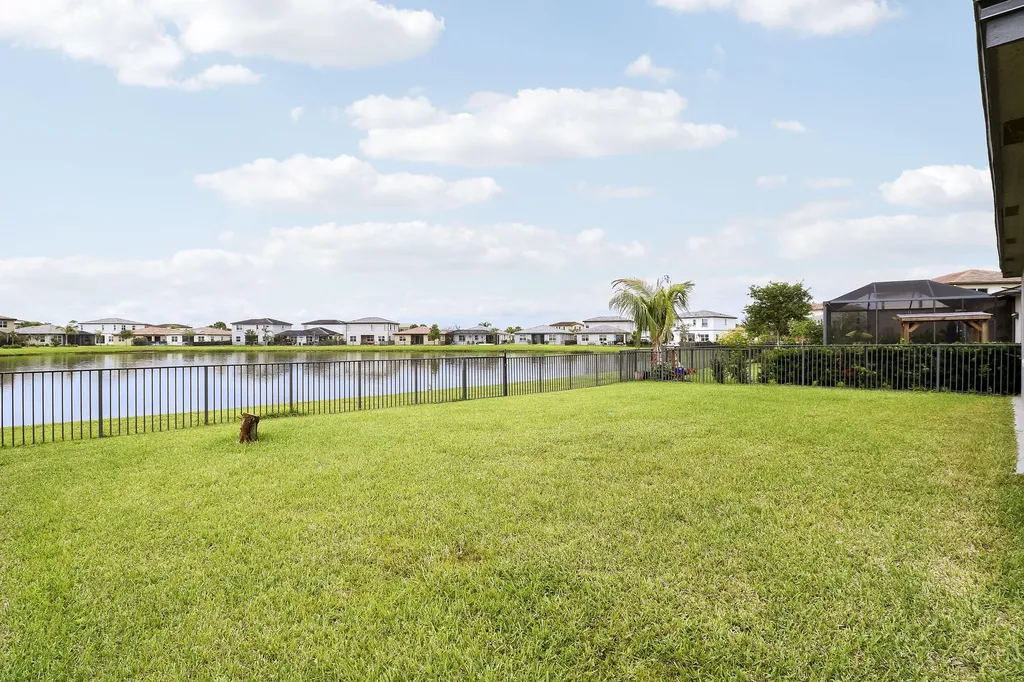 8292 NW Greenbank Circle Port St Lucie FL 34987