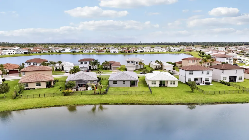 8292 NW Greenbank Circle Port St Lucie FL 34987