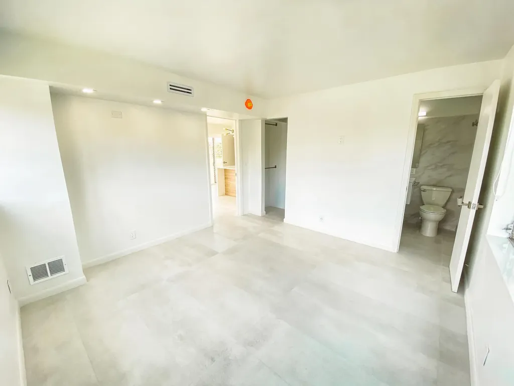 2755 NE 28th Avenue Lighthouse Point FL 33064