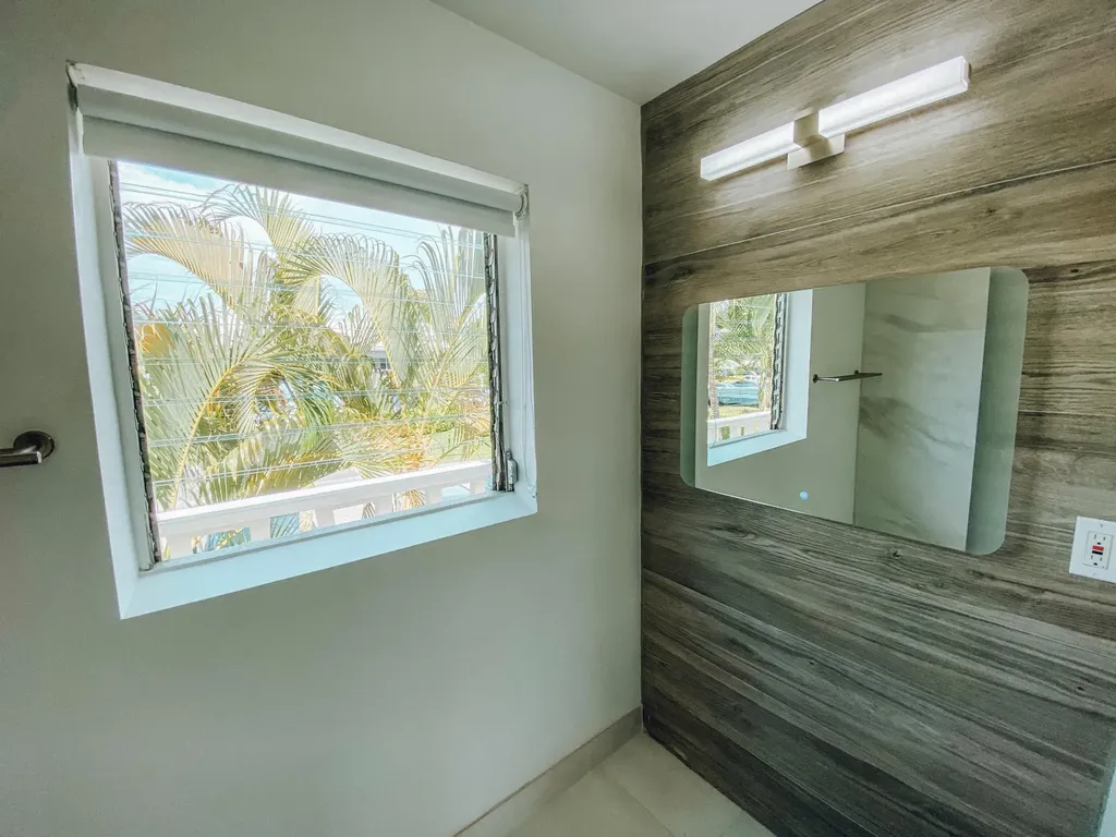 2755 NE 28th Avenue Lighthouse Point FL 33064