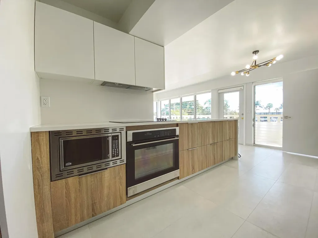 2755 NE 28th Avenue Lighthouse Point FL 33064