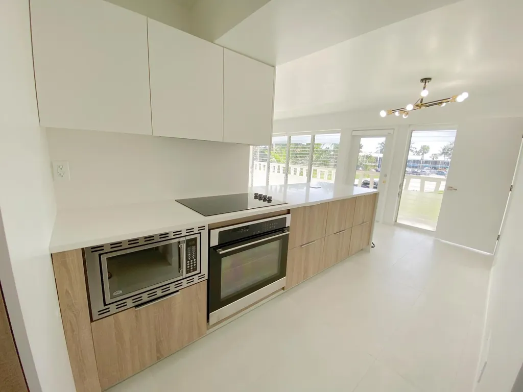 2755 NE 28th Avenue Lighthouse Point FL 33064