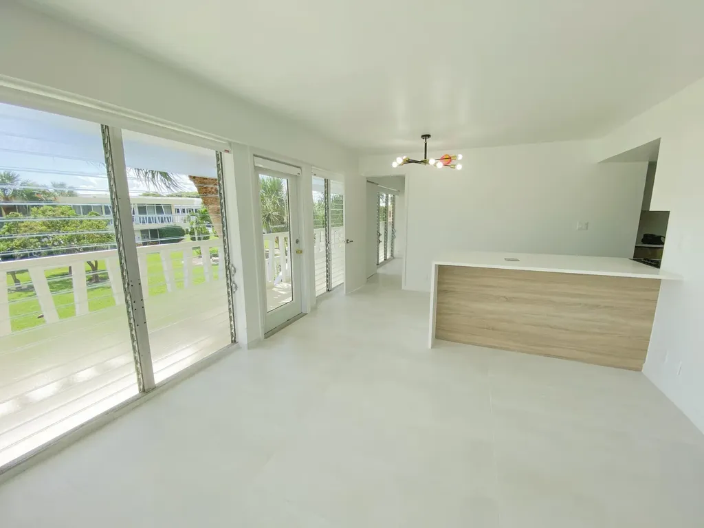 2755 NE 28th Avenue Lighthouse Point FL 33064