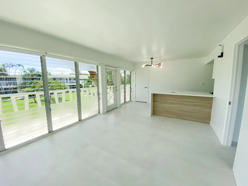 2755 NE 28th Avenue Lighthouse Point FL 33064