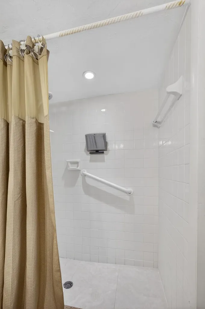 145 S Ocean Avenue Palm Beach Shores FL 33404