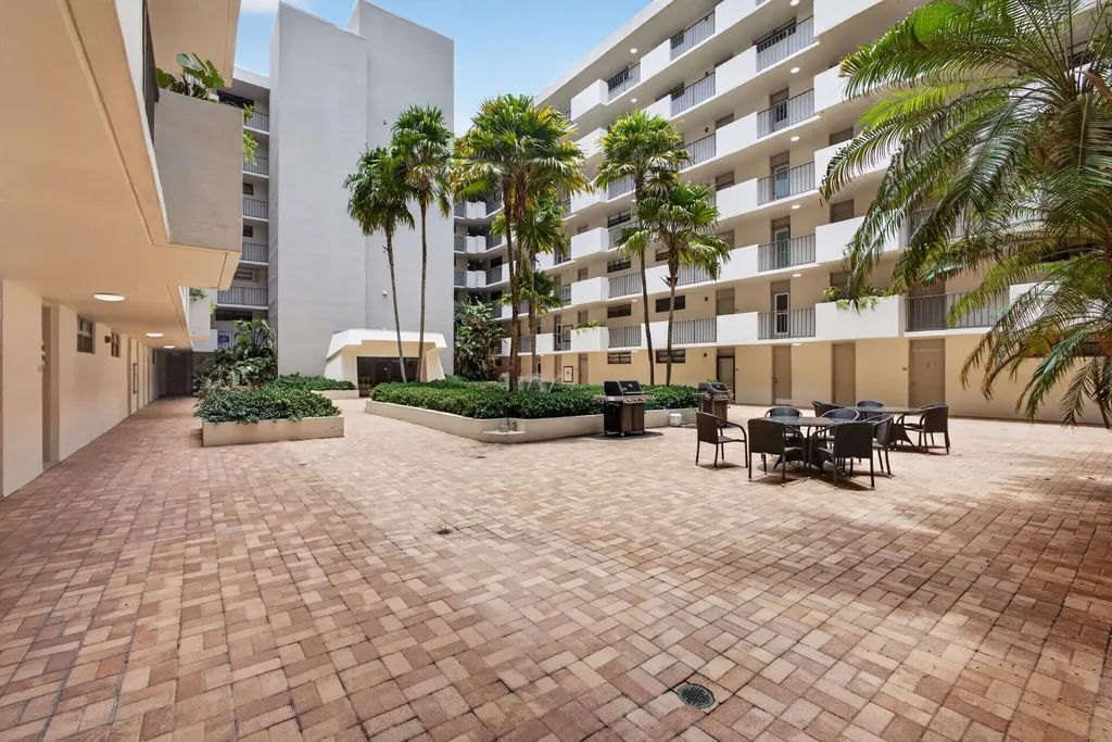 145 S Ocean Avenue Palm Beach Shores FL 33404