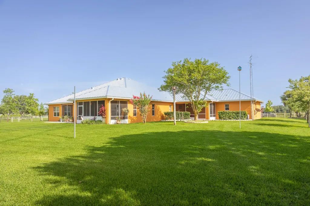 7611 SW 21st Parkway Okeechobee FL 34974