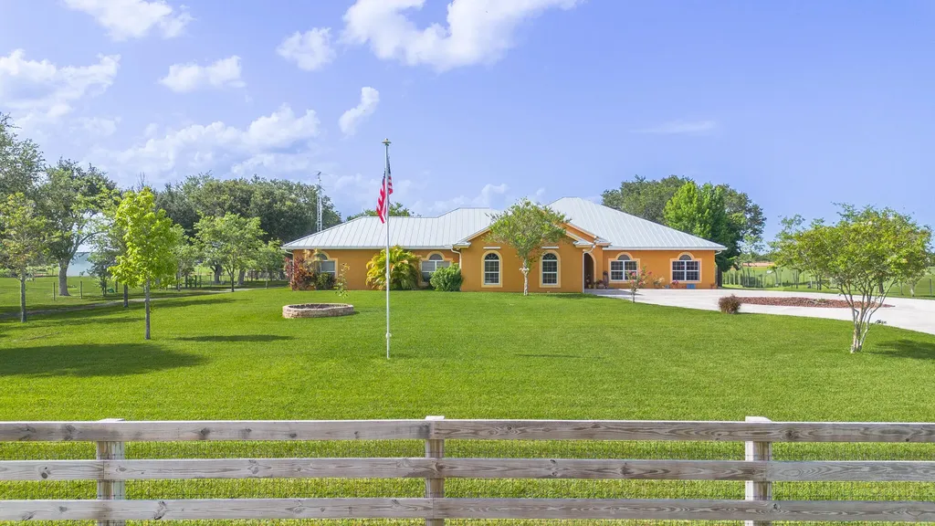 7611 SW 21st Parkway Okeechobee FL 34974