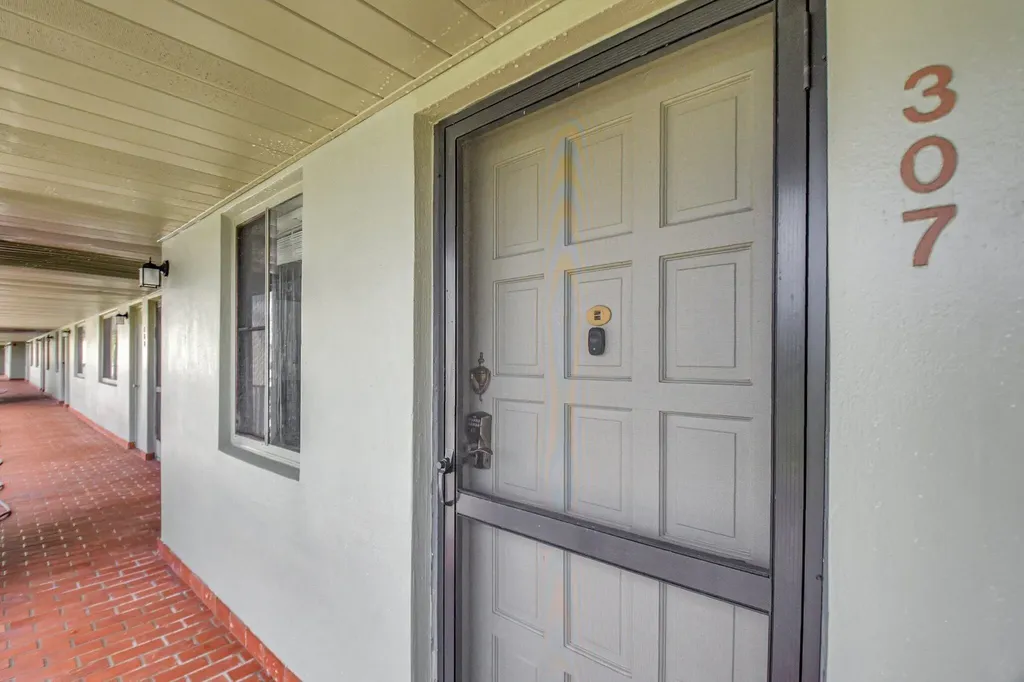 4070 Tivoli Court Lake Worth FL 33467