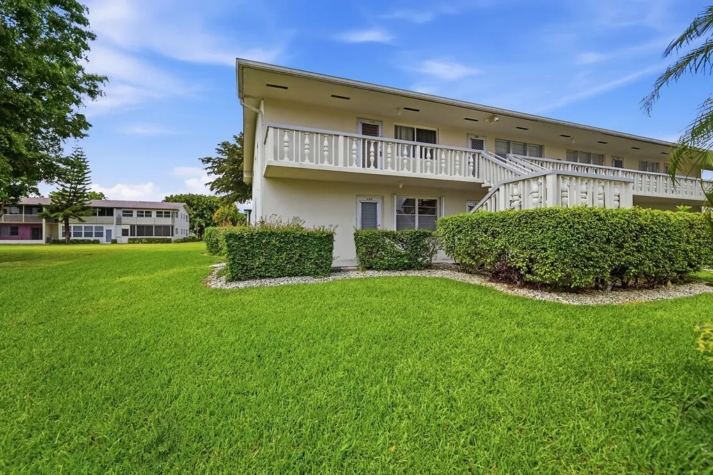 132 Cambridge F West Palm Beach FL 33417