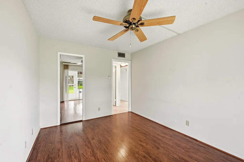 132 Cambridge F West Palm Beach FL 33417