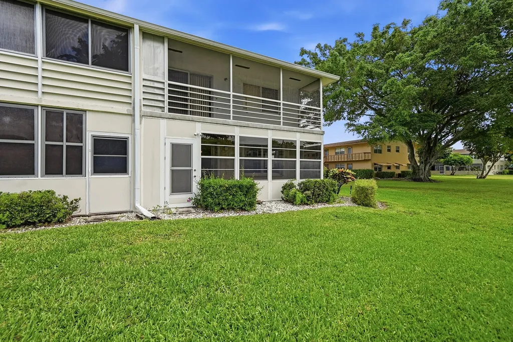 132 Cambridge F West Palm Beach FL 33417