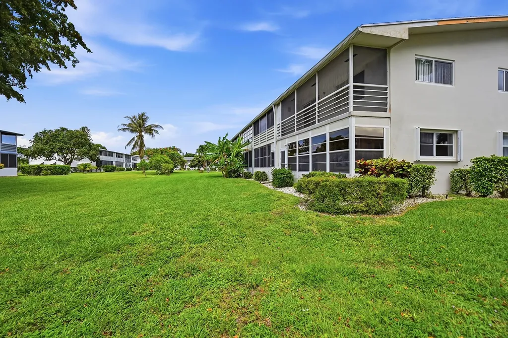 132 Cambridge F West Palm Beach FL 33417